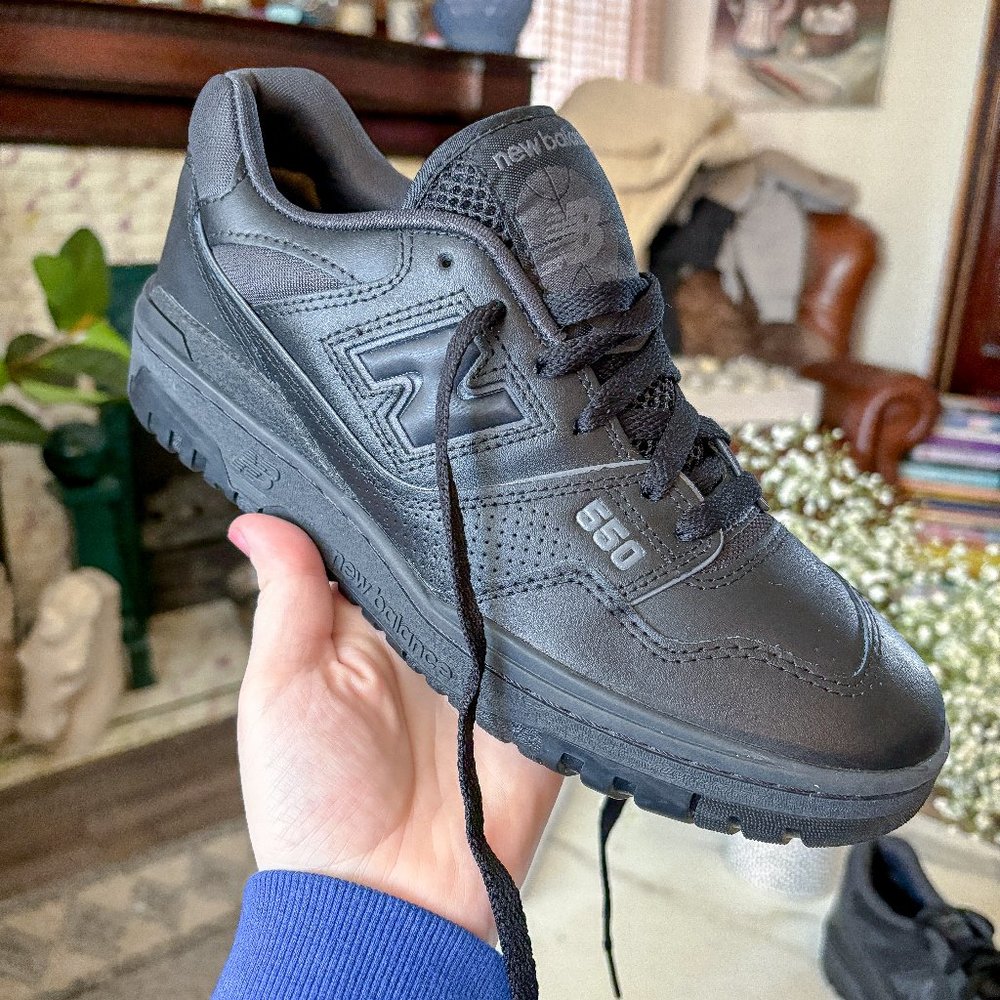 NEW New Balance 550 - Black Leather